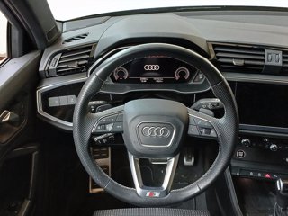 AUDI Q3 35 2.0 tdi identity black s-tronic